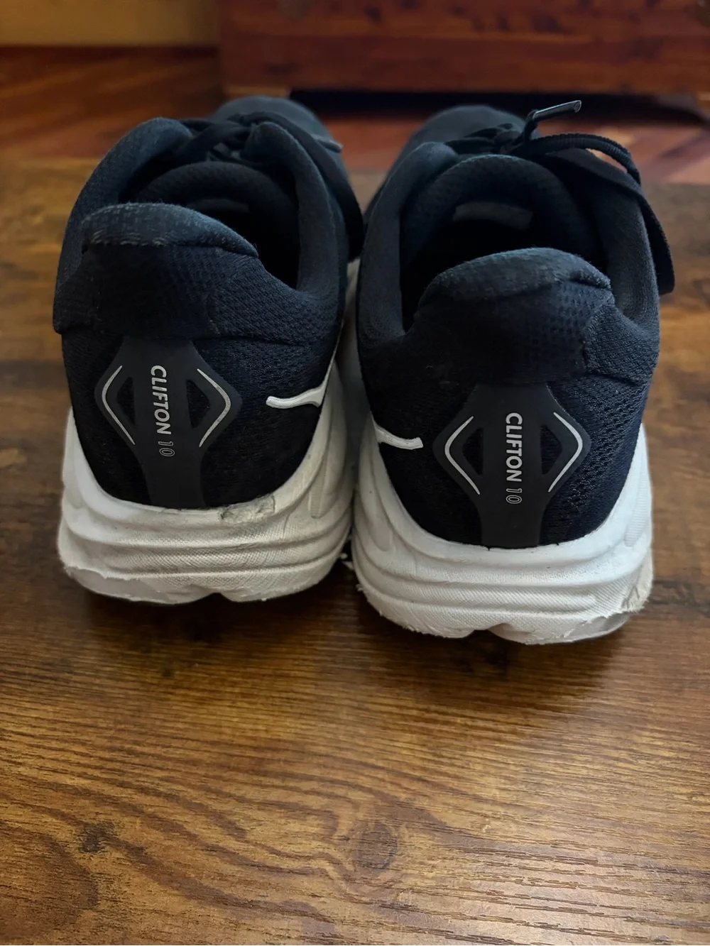 Hoka One One Clifton 10 Men's Size 11 2E Running Shoes Black/White